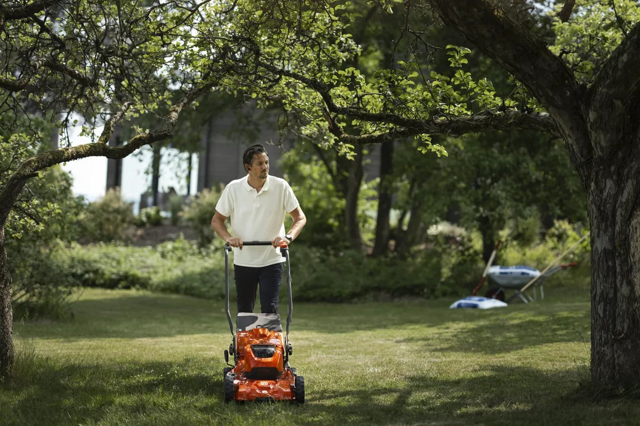 Husqvarna LC251iS - utan batteri & laddare
