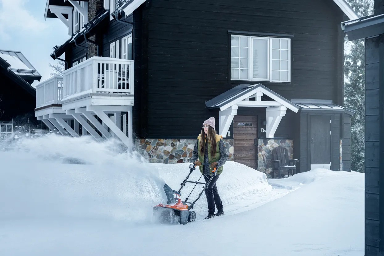 Husqvarna ST 143i Batteridriven Snöslunga