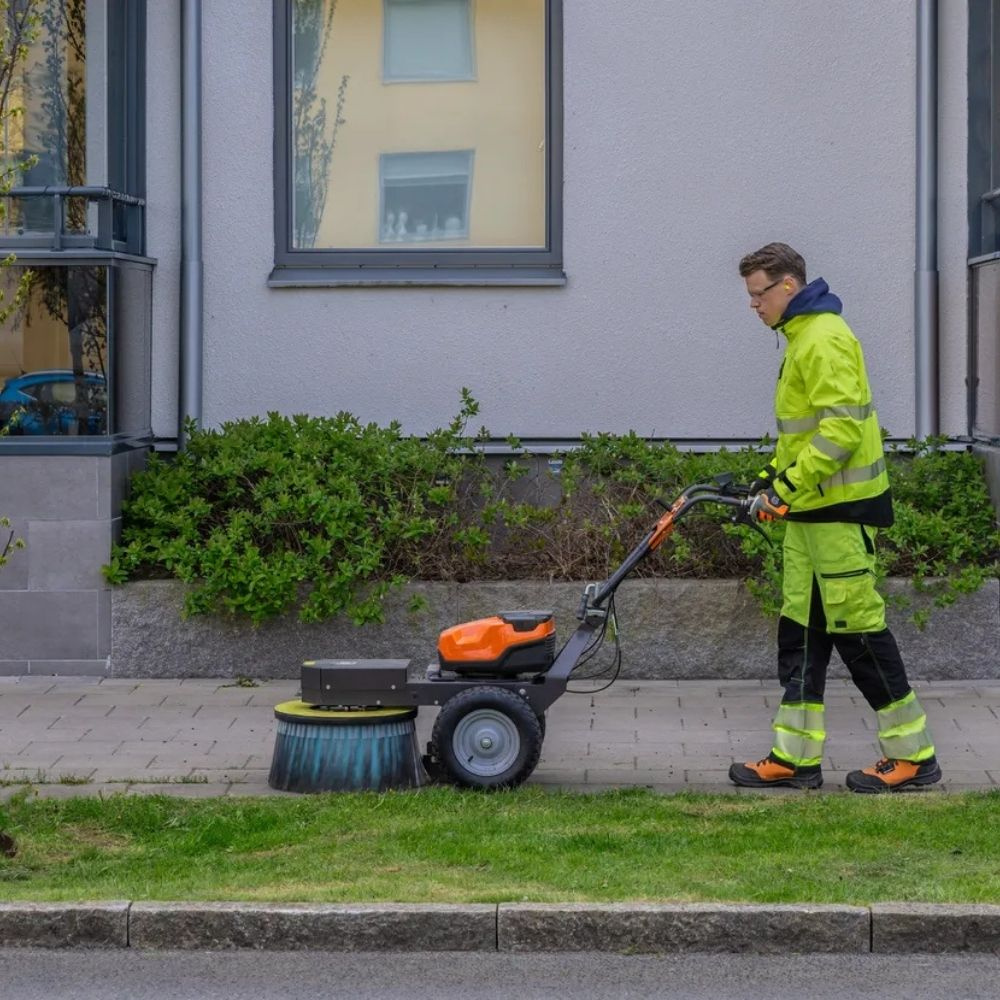 Husqvarna WB 560i Batteridriven Ogräsborste