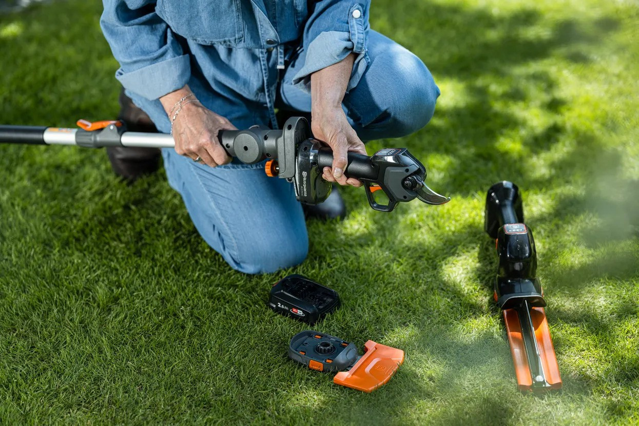 Husqvarna Aspire™ PS30X-P4A + Aspire™ teleskopskaft med batteri och laddare