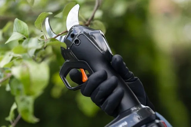 Husqvarna Aspire™ PS30X-P4A + Aspire™ teleskopskaft med batteri och laddare